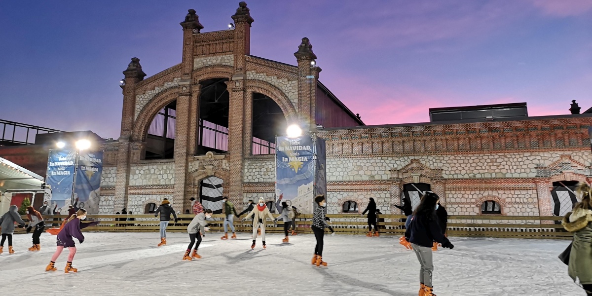 Pista de patinaje sobre hielo de Matadero Madrid
