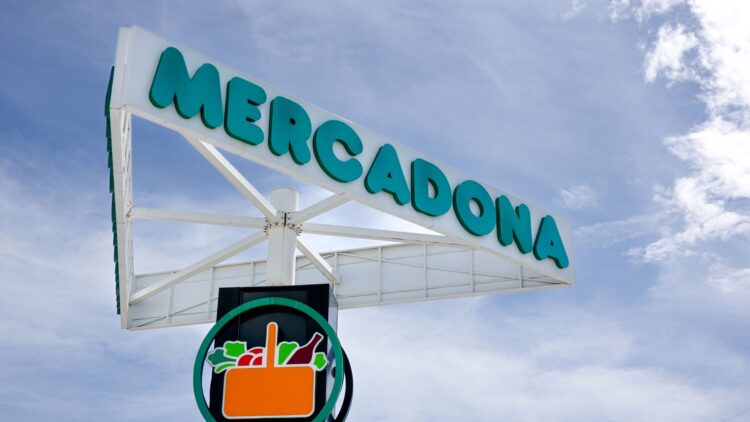 Horario Mercadona 25 julio, supermercados abiertos 25 julio, horario supermercados hoy,