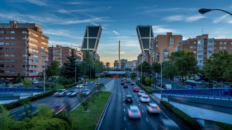 Dónde aparcar gratis en Madrid, zona blanca Madrid, aparcamiento gratis Madrid,