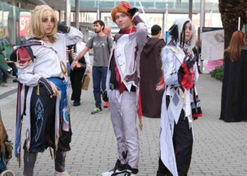 Un cosplayer asiste al Japan Weekend en Ifema el 2 de febrero de 2024 en Madrid, España. / Shutterstock