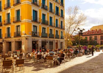 restaurante agosto, abierto, madrid