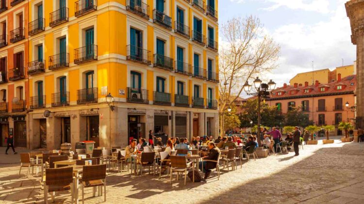 restaurante agosto, abierto, madrid