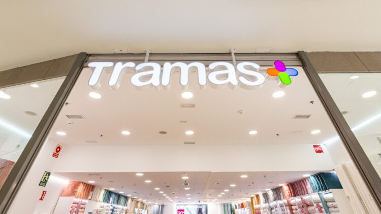 tramas oferta empleo centro comercial plaza rio 2